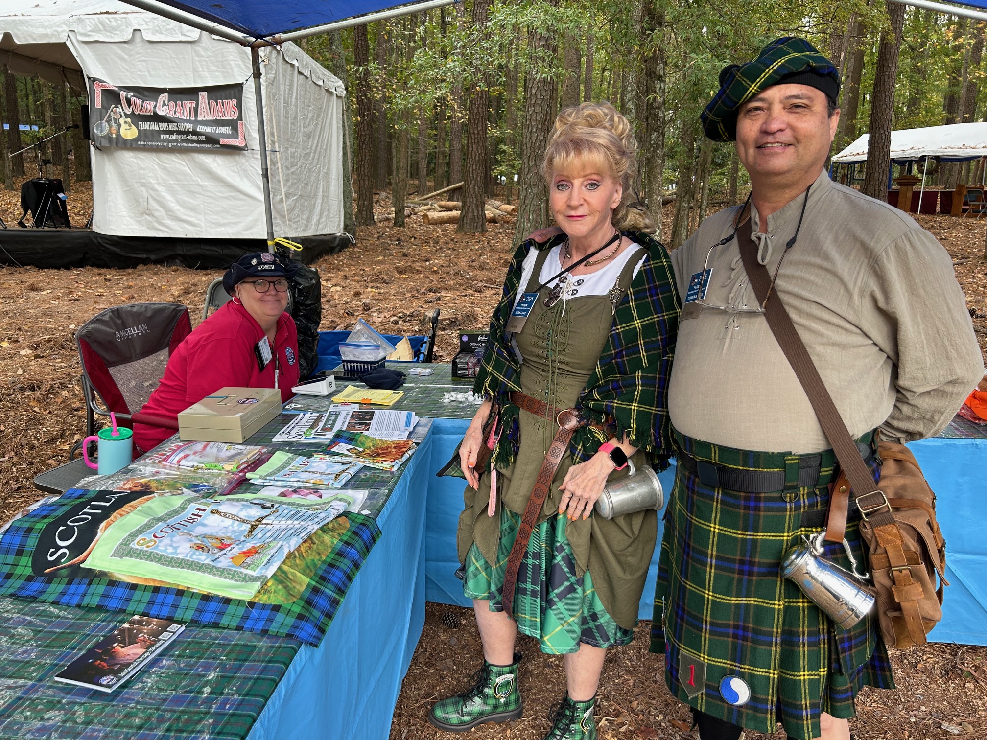 New members Arlene and Quinton Quan visit with Membership Manager Robin Duff